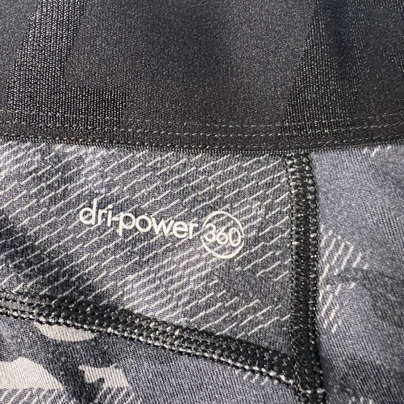 ✨Russell Med 32/34 warm base layer Black Camouflage Leggings - Picture 4 of 6